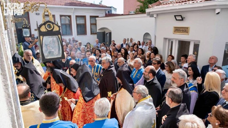 Кладбище армянской церкви Сурб Карапет в Стамбуле, где были повреждены надгробия