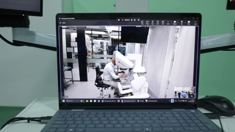 Дистанционная роботизированная операция впервые проведена в Армении: хирург из Бельгии оперировал пациента в Ереване