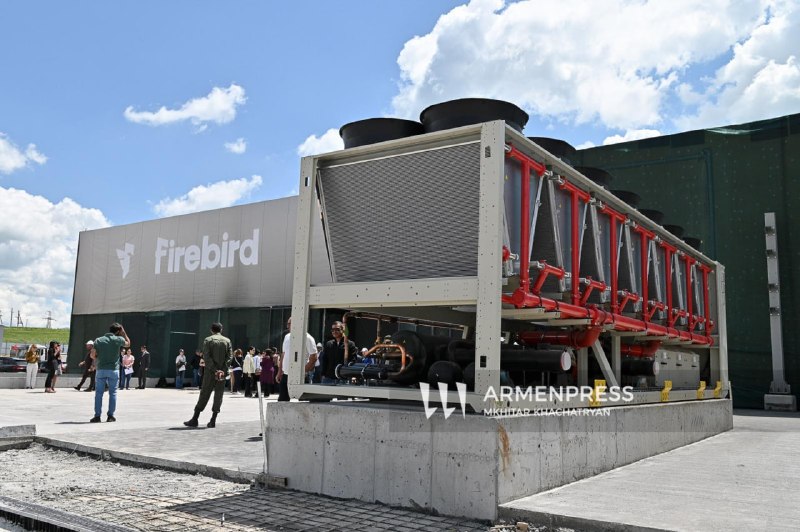 Министр Мхитар Айрапетян посетил ИИ-дата-центр Firebird близ Раздана