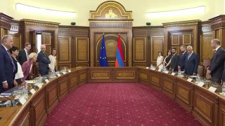 Фон дер Ляйен пообещала Пашиняну рынок ЕС в случае закрытия российского