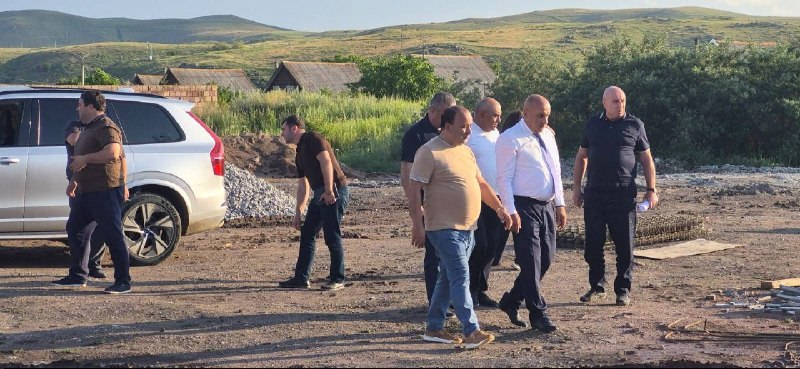Саргис Багинян посетил стройки школ и детсадов в Ширакской области: проверка качества и темпов работ